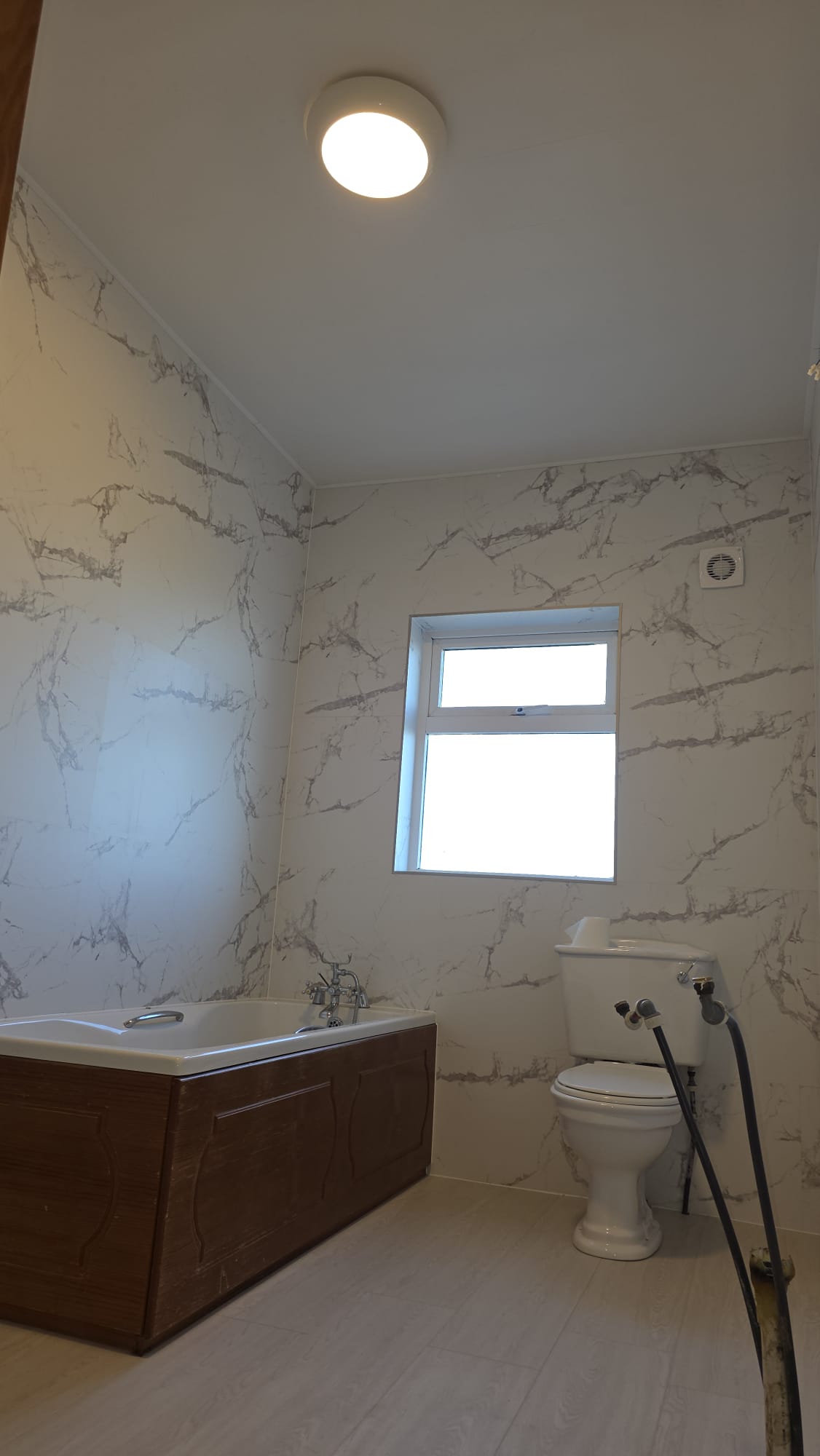 Matt white Ceiling